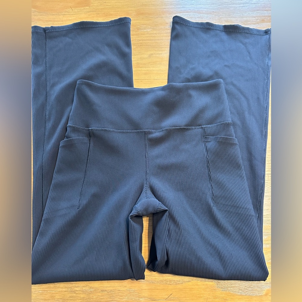 Athleta Salutation Stash Rib Flare